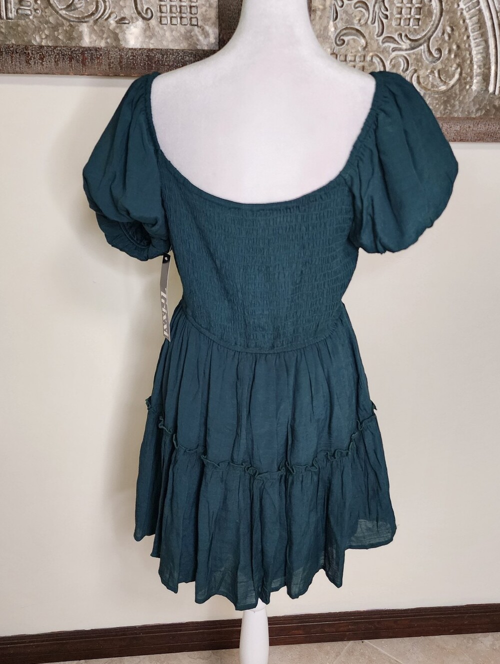 NWT Trixxi Emerald Green Milkmaid Puff-Sleeve Lace Up Tiered Mini Dress Large - Picture 8 of 11
